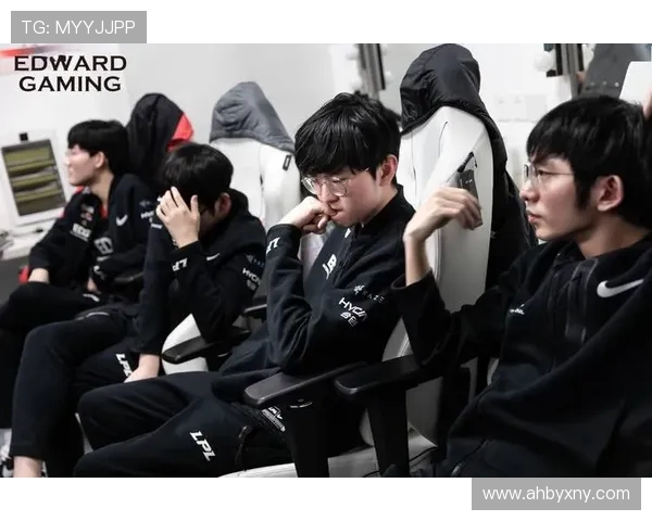 EDG战队凭借74分稳居精英赛积分榜首位竞争愈发激烈 EDG战队凭借74分稳居精英赛积分榜首位竞争愈发激烈