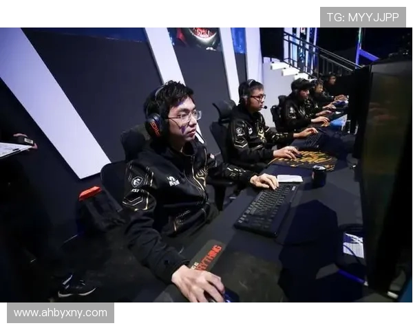 RNG在冠军杯积分榜上以70分稳居第一位置展现强劲实力 RNG在冠军杯积分榜上以70分稳居第一位置展现强劲实力