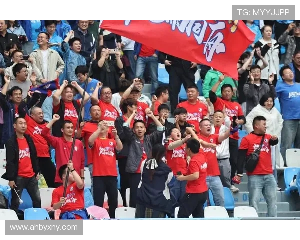 南京足球队强势领跑联赛积分榜72分稳居第一位置 南京足球队强势领跑联赛积分榜72分稳居第一位置