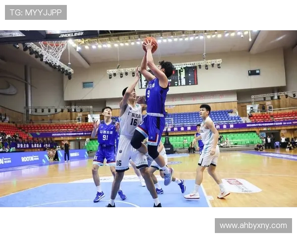 深圳篮球队荣登篮球战术排行榜第三名展现出色团队实力与战术执行力