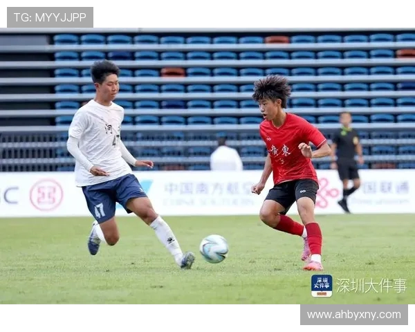 深圳足球队个人能力提升的热议与未来发展探讨 深圳足球队个人能力提升的热议与未来发展探讨