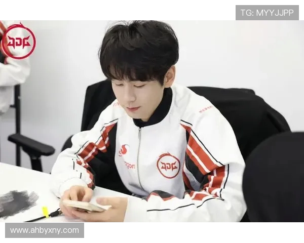 WE战队的荣耀与坚持:精英赛背后的奋斗故事与成长历程